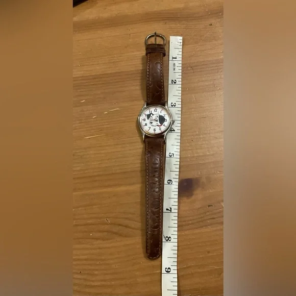 Fossil: Disney  “ Lucky” from 101 Dalmatian vintage limited edition disney watch - Picture 6 of 8